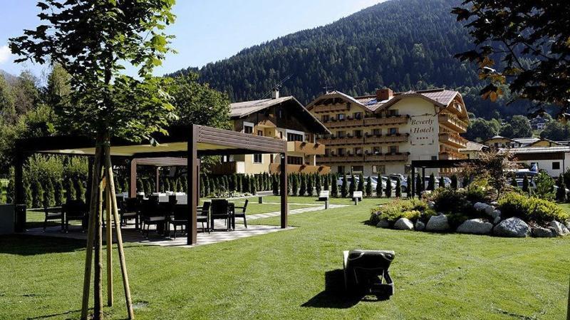 Beverly Alps Hotel & Spa Pinzolo Exteriör bild