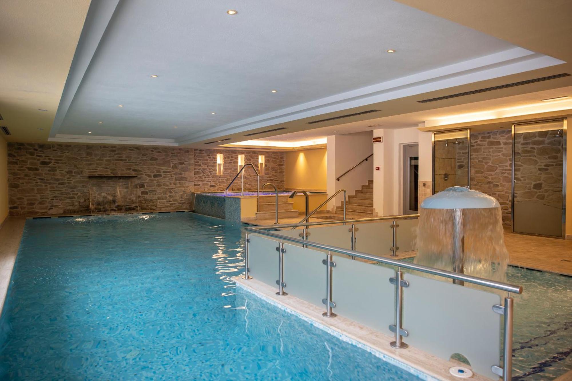 Beverly Alps Hotel & Spa Pinzolo Exteriör bild
