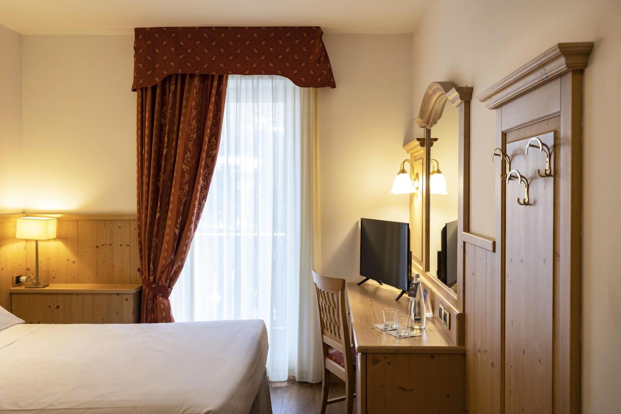 Beverly Alps Hotel & Spa Pinzolo Rum bild