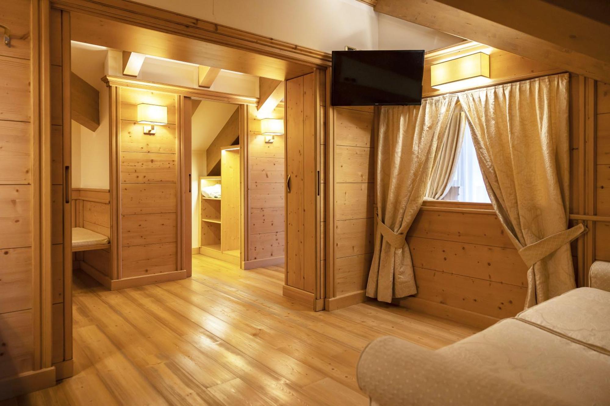 Beverly Alps Hotel & Spa Pinzolo Rum bild