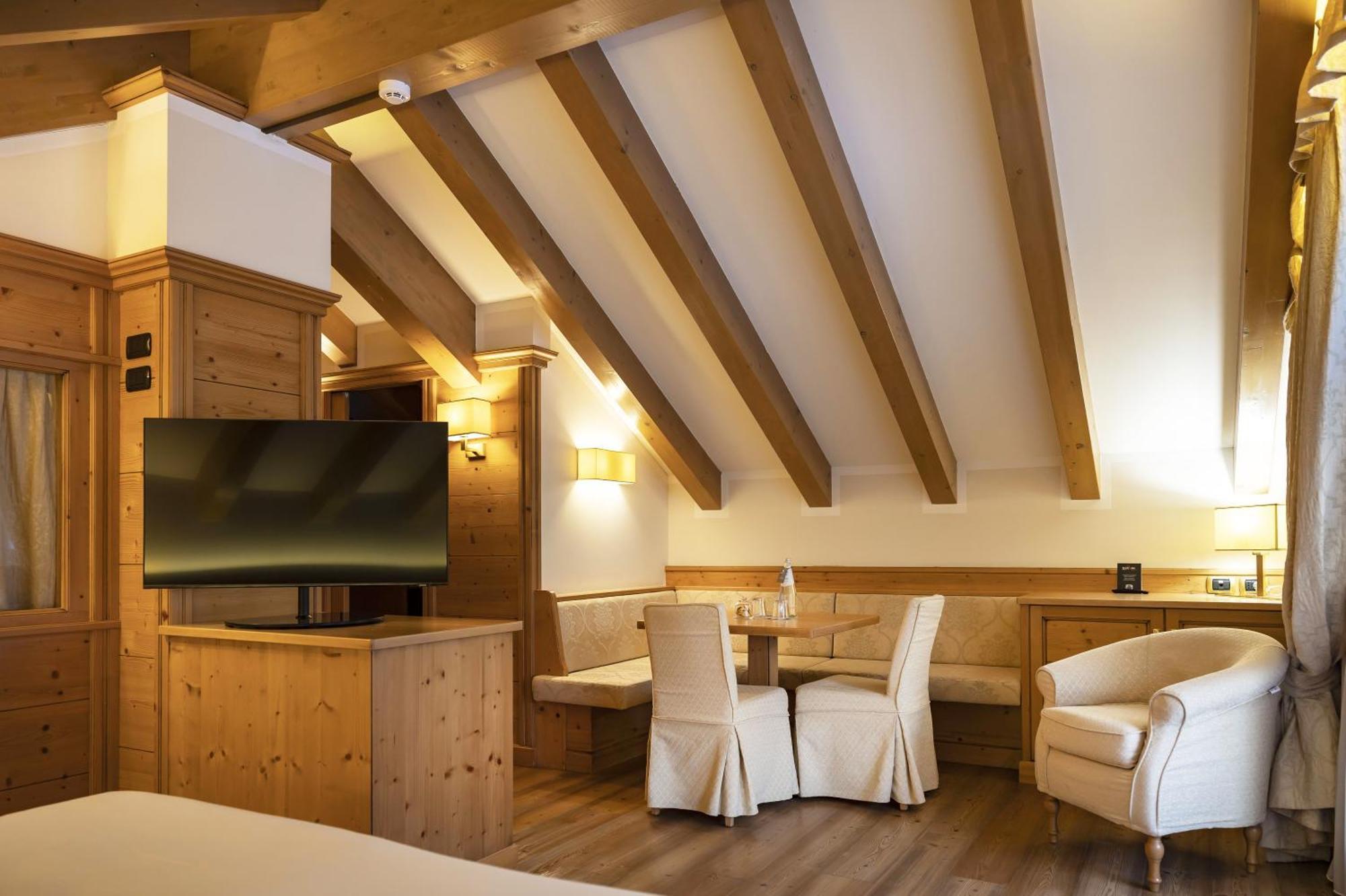 Beverly Alps Hotel & Spa Pinzolo Rum bild