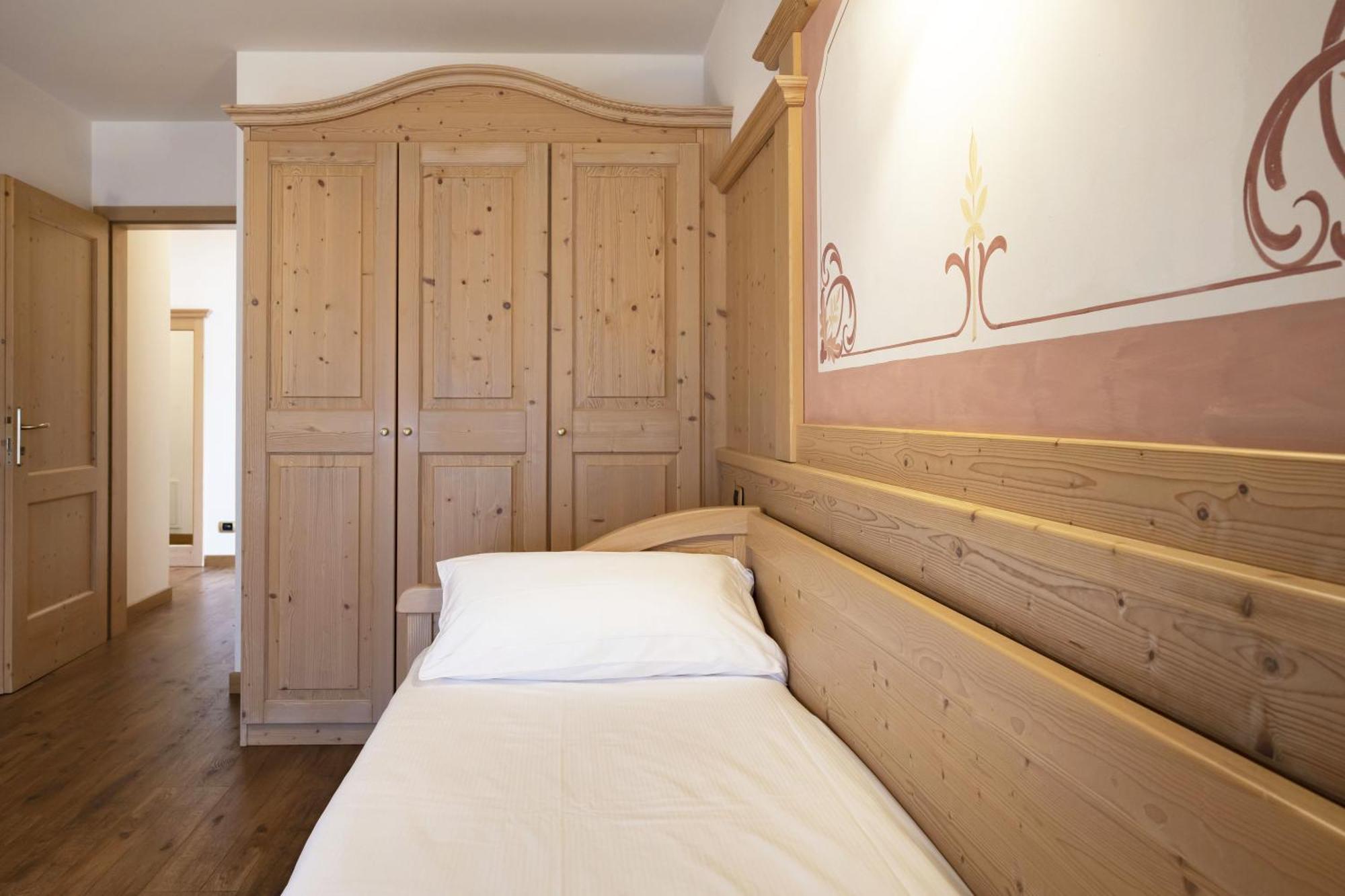 Beverly Alps Hotel & Spa Pinzolo Rum bild