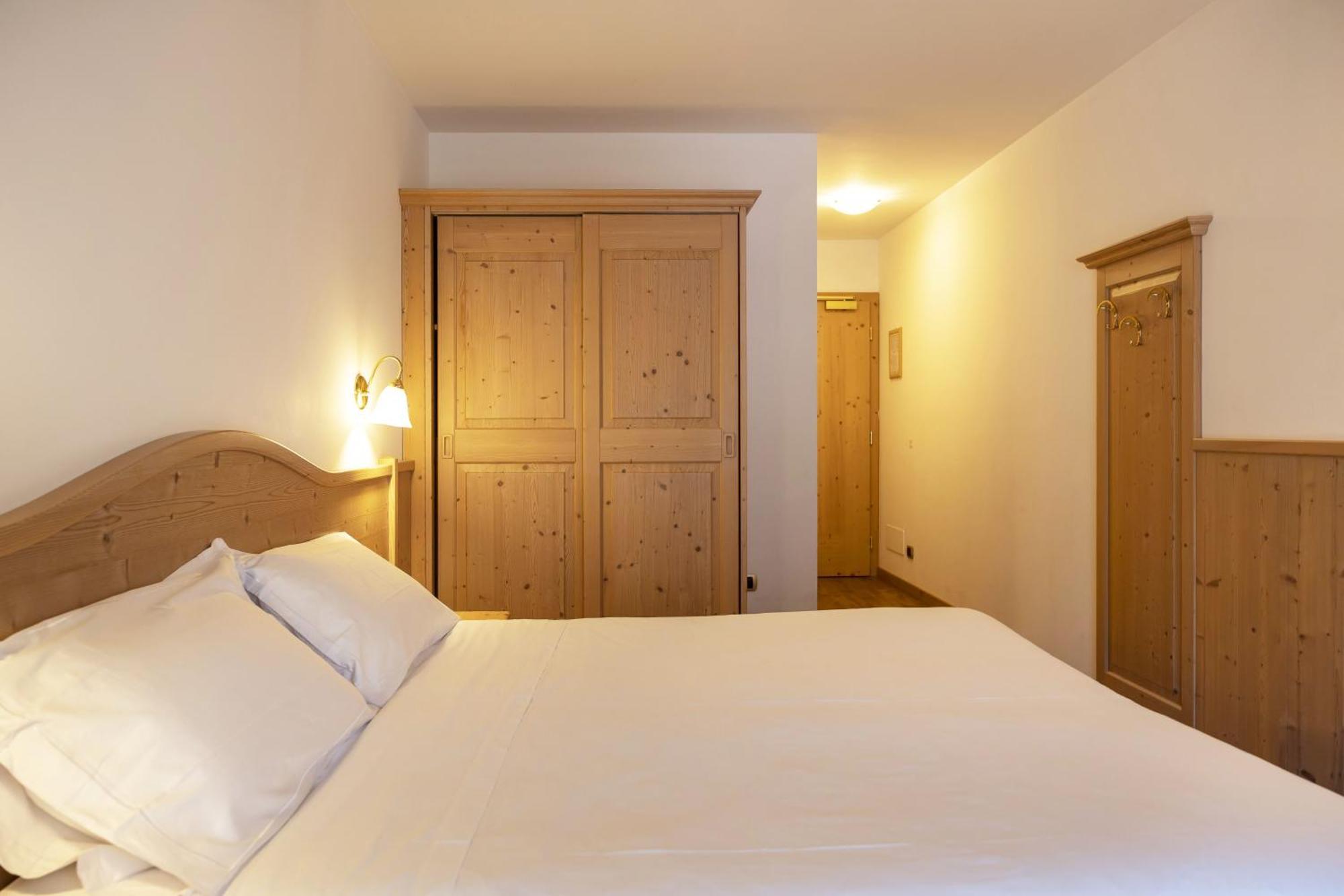 Beverly Alps Hotel & Spa Pinzolo Rum bild